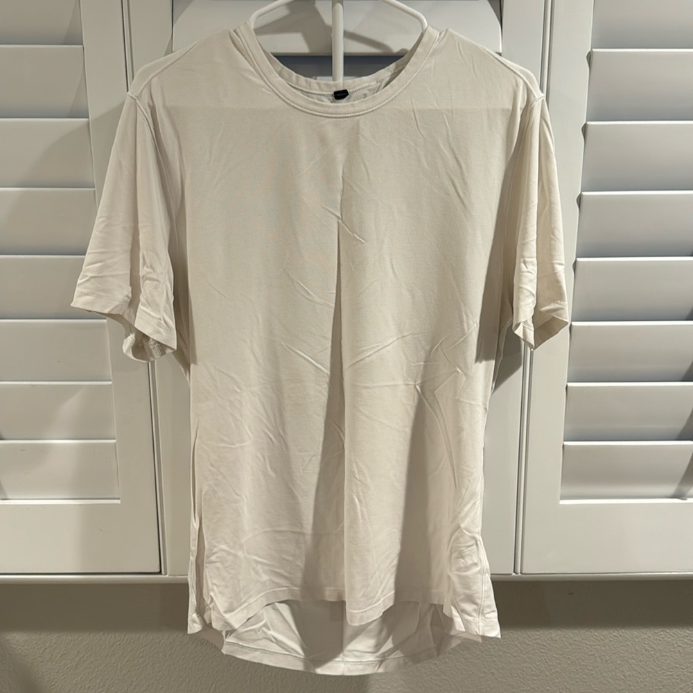 Lululemon tee